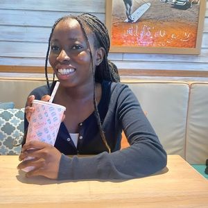 Meet your Posher, Lynette